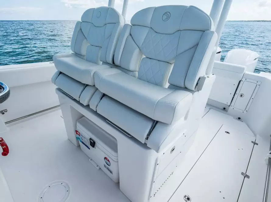 EdgeWater-Boats-280CC_Seats